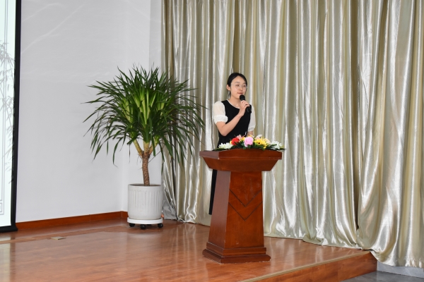 学生代表乔娴静致辞 学生代表乔娴静致辞.jpg