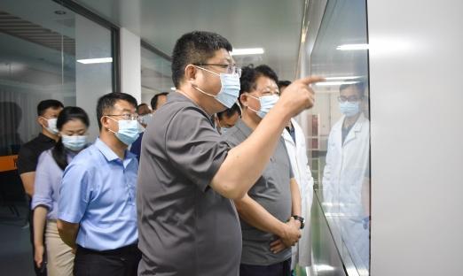 �������˴�ί�����߷õ���PG�ͽ�Ů������