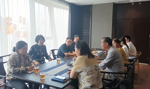 PG�ͽ�Ů������Я�ֺ��ϴ�ѧ����ר������������������ֲ���ϸ������ˢ��